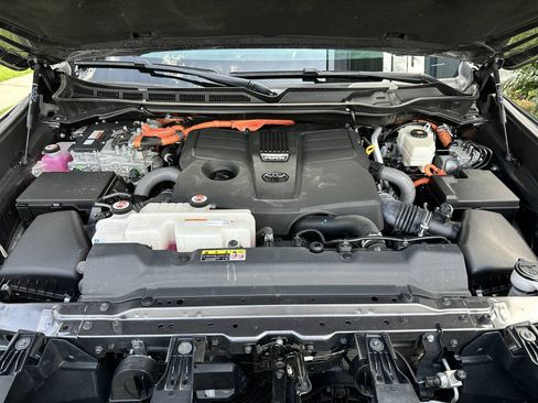 Used 2023 Toyota Sequoia TRD Pro AWD/4WD image 15