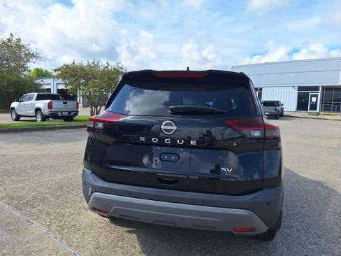Used 2023 Nissan Rogue SV FWD image 6