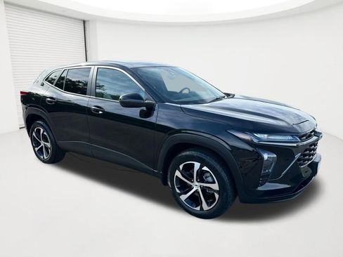 Used 2024 Chevrolet Trax RS FWD image 3