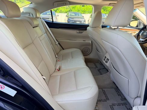 Used 2015 Lexus ES 350 w/ Luxury Package FWD image 15