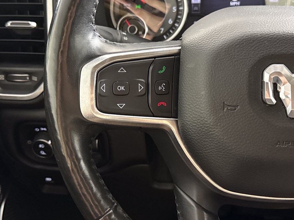 Used 2019 RAM 1500 Laramie AWD/4WD image 16