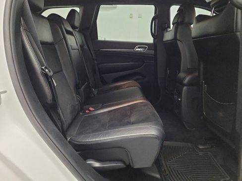 Used 2018 Jeep Grand Cherokee Altitude RWD image 19