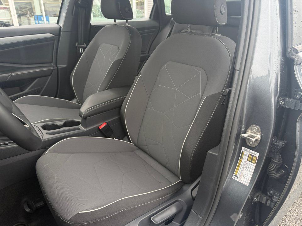 Used 2026 Volkswagen Jetta Sport FWD image 30