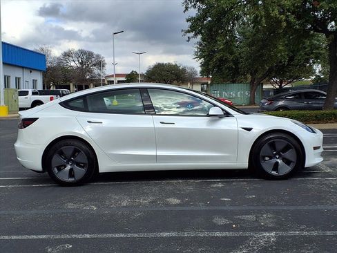 Used 2023 Tesla Model 3 Standard Range image 4