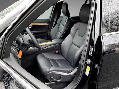 Certified 2024 Volvo XC90 B6 Plus w/ Protection Package Premier image 21