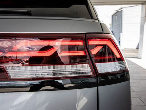 New 2026 Volkswagen Atlas Cross Sport SEL R-Line AWD/4WD image 17