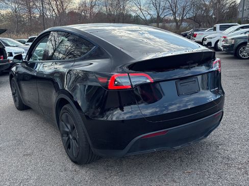 Used 2025 Tesla Model Y Long Range AWD/4WD image 4