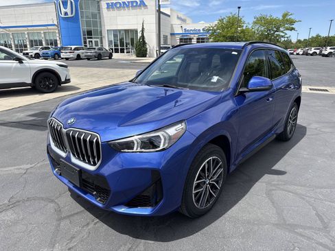 Used 2026 BMW X1 xDrive28i w/ M Sport Package AWD/4WD image 4