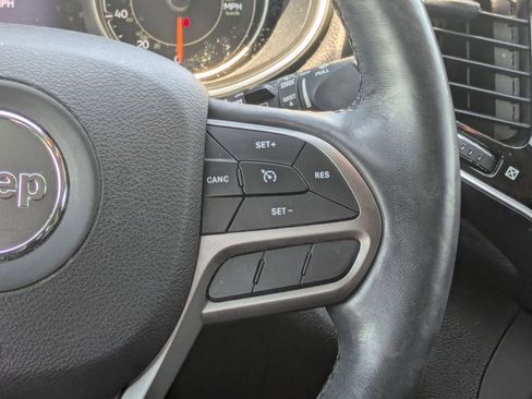 Used 2019 Jeep Cherokee Limited AWD/4WD image 14