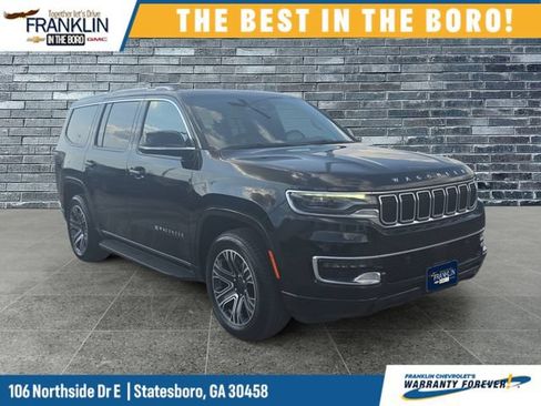 Used 2024 Jeep Wagoneer 4WD w/ Premium Group I image 8