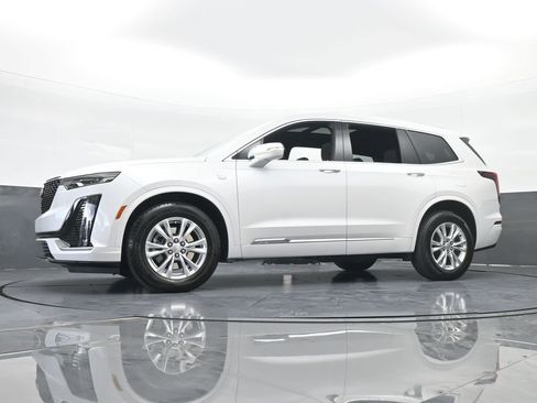 Used 2024 Cadillac XT6 Luxury image 65