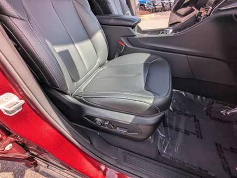 Certified 2025 Jeep Grand Cherokee Limited w/ Black Appearance Package image 15