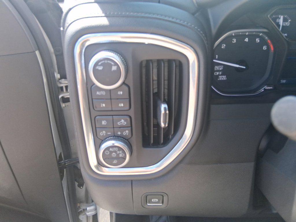 Used 2019 GMC Sierra 1500 SLT w/ SLT Premium Package AWD/4WD image 10