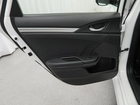 Used 2018 Honda Civic Touring image 40