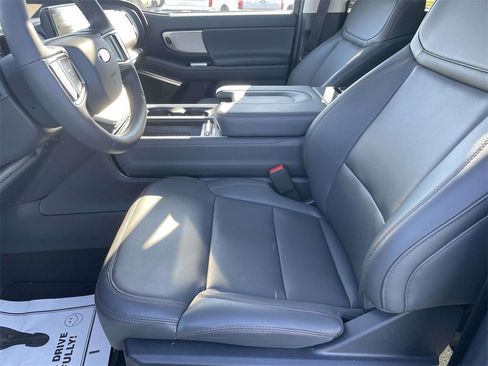 New 2025 Ford Expedition Max Active image 12