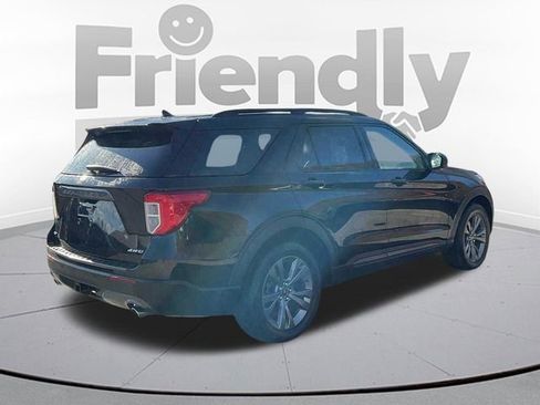 Used 2021 Ford Explorer XLT w/ Equipment Group 202A AWD/4WD image 11