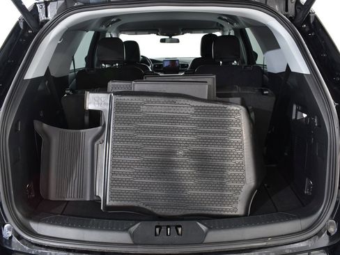 Used 2022 Ford Explorer XLT w/ Equipment Group 202A image 21