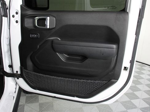 Used 2024 Jeep Wrangler Unlimited Rubicon 4xe w/ Technology Group image 21