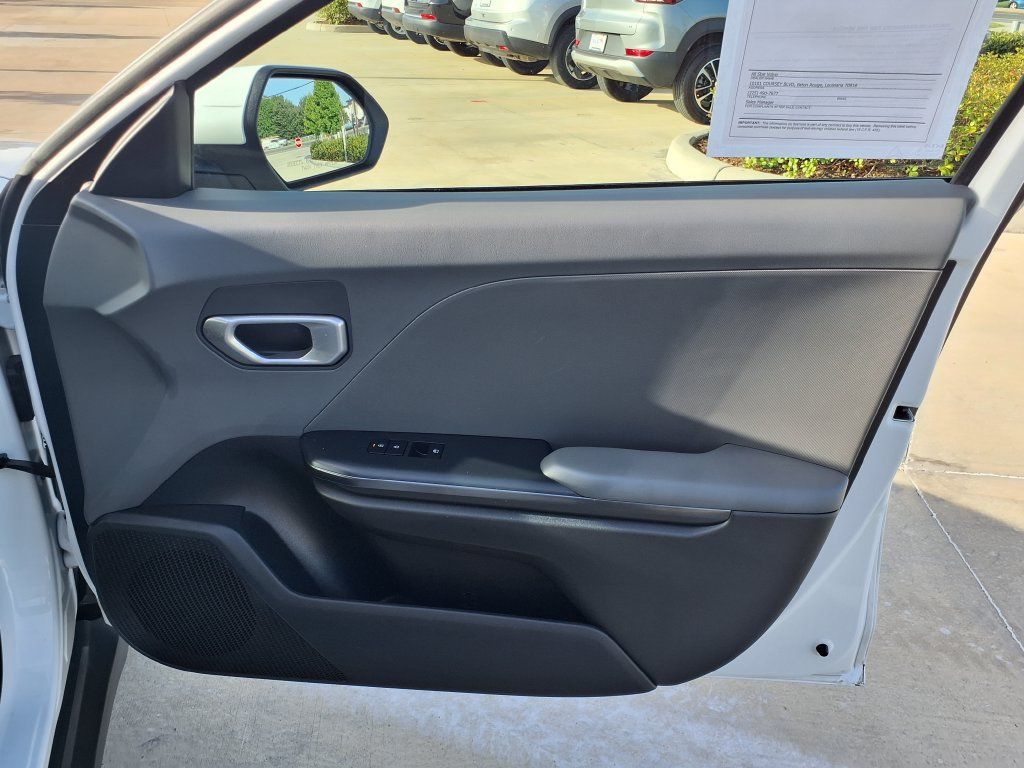 Used 2025 Kia K4 FWD image 17