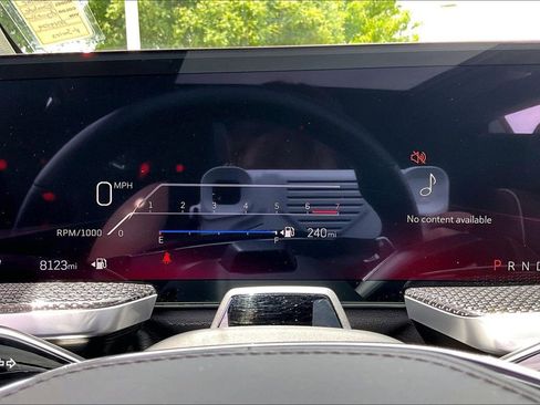 Used 2025 Cadillac Escalade V AWD/4WD image 22