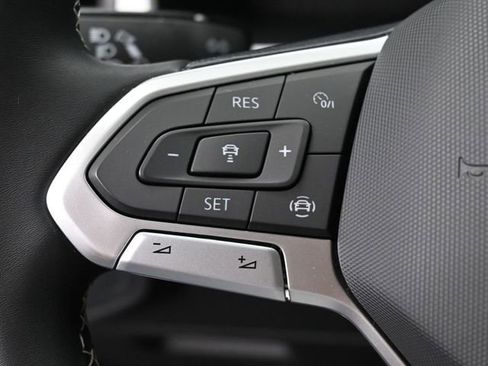 Used 2023 Volkswagen Atlas SE w/ Panoramic Sunroof Package image 17