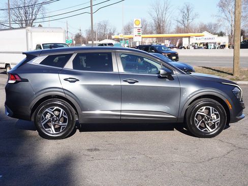 Used 2025 Kia Sportage LX image 13