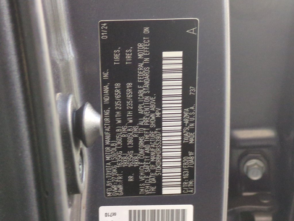 Used 2024 Toyota Highlander XLE AWD/4WD image 31
