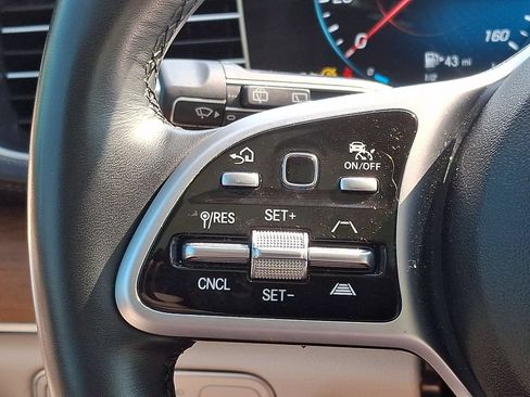 Used 2022 Mercedes-Benz GLS 450 4MATIC image 21
