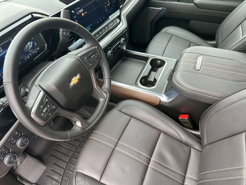 Used 2024 Chevrolet Silverado 2500 High Country w/ Max Trailering Package AWD/4WD image 10