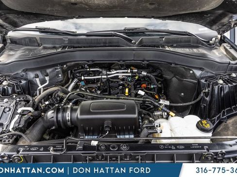 Used 2021 Ford Explorer XLT AWD/4WD image 36