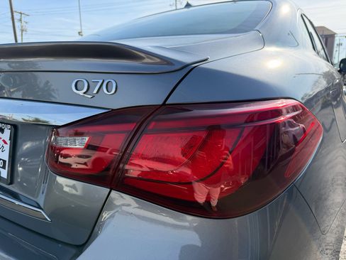 Used 2016 INFINITI Q70 3.7 image 28