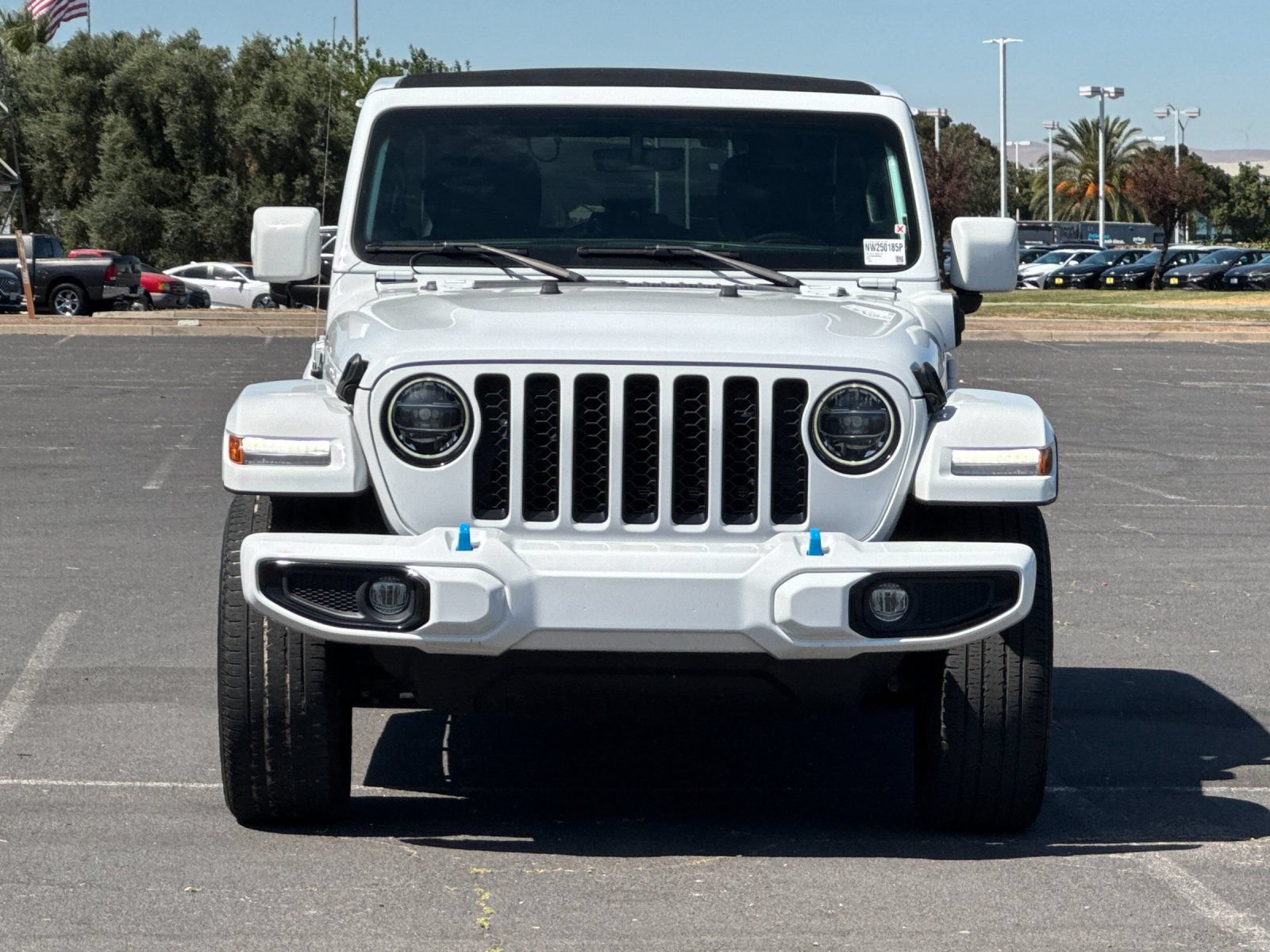 Used 2022 Jeep Wrangler Unlimited Sahara AWD/4WD image 9