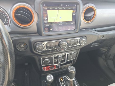 Used 2021 Jeep Gladiator Mojave w/ Dual Top Group image 32