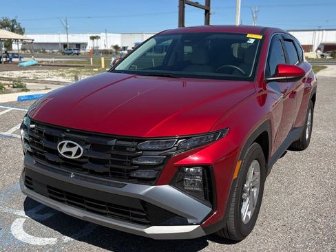 Used 2025 Hyundai Tucson SE image 7