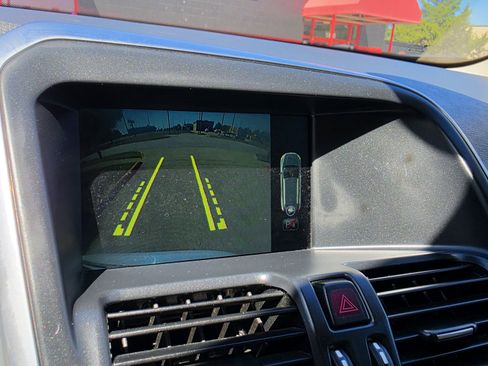 Used 2015 Volvo XC60 T5 Premier w/ Proximity Package image 39