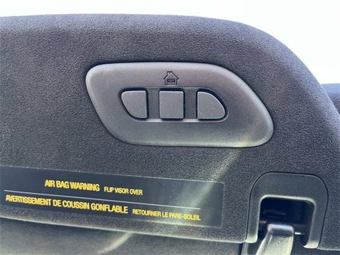 Used 2025 Chevrolet Corvette Stingray Premium Conv w/ 3LT image 38