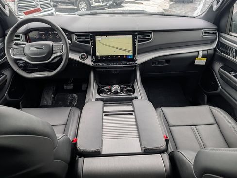 New 2026 Jeep Grand Wagoneer Limited AWD/4WD image 9