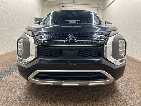 Used 2024 Mitsubishi Outlander SE image 6