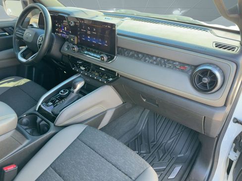 Used 2024 Chevrolet Colorado ZR2 w/ Technology Package image 27