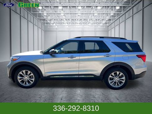 Used 2023 Ford Explorer XLT w/ Equipment Group 202A AWD/4WD image 2