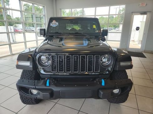 Used 2024 Jeep Wrangler Unlimited Rubicon 4xe AWD/4WD image 4