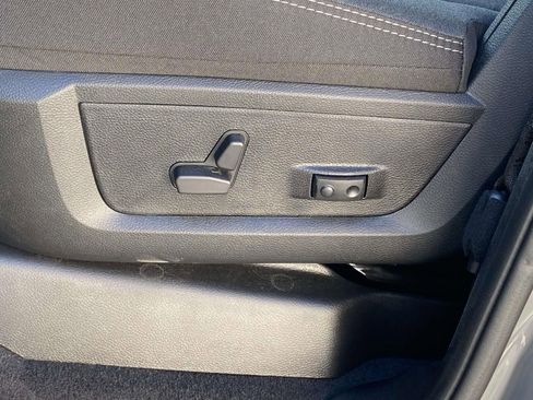 New 2026 RAM 2500 Big Horn AWD/4WD image 16