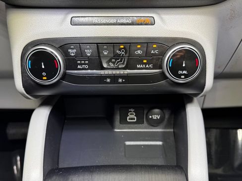 Used 2025 Ford Escape Active AWD/4WD image 31