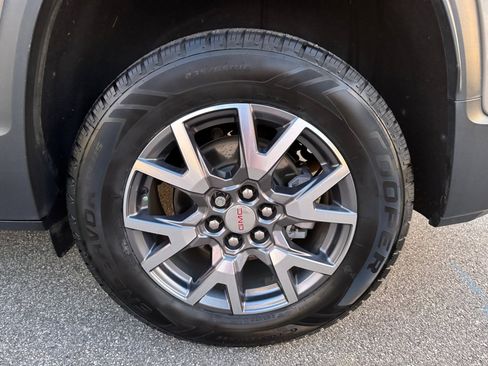 Certified 2022 GMC Acadia SLT w/ Trailering Package image 25