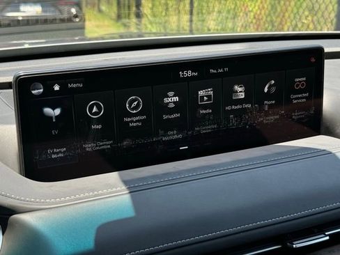 Used 2024 Genesis G80 image 27