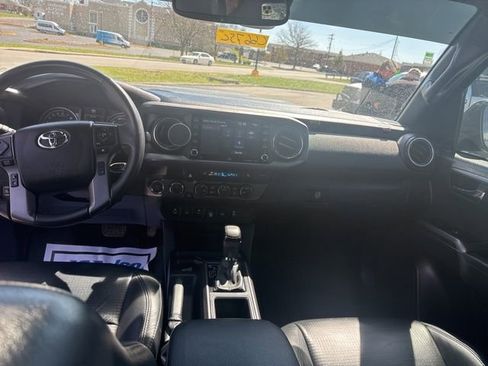 Used 2022 Toyota Tacoma TRD Sport w/ TRD Premium Sport Package image 30