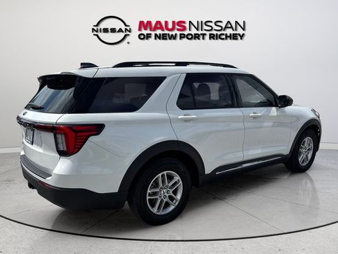 Used 2025 Ford Explorer Active RWD image 13