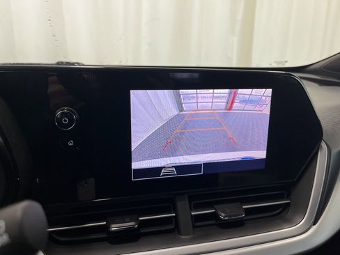 Used 2024 Chevrolet Trax RS w/ Driver Confidence Package image 14