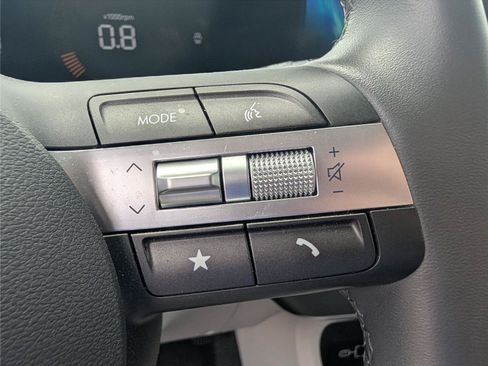 Used 2025 Hyundai Kona SEL FWD image 23