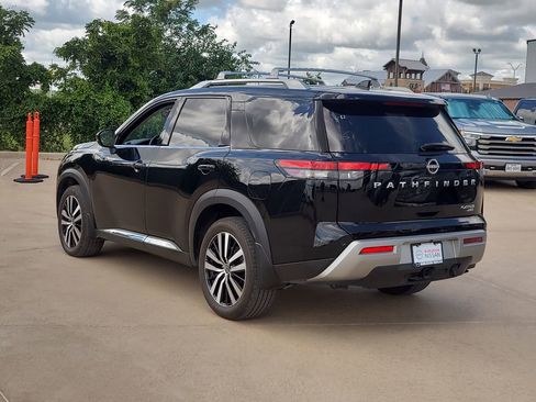 Certified 2024 Nissan Pathfinder Platinum w/ Cargo Package AWD/4WD image 2